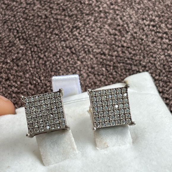 Diamond squared stud - Picture 7 of 12